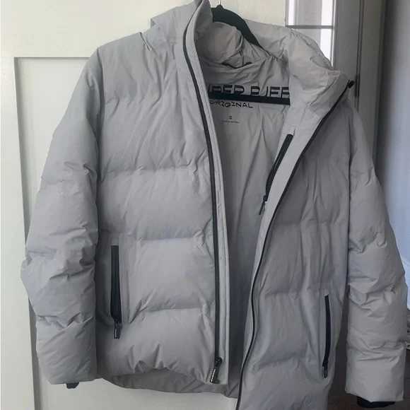 Aritzia SuperPuff - Picture 6 of 6